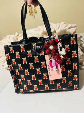 Betsey Johnson LBSIAN teddy bear tote BNWT